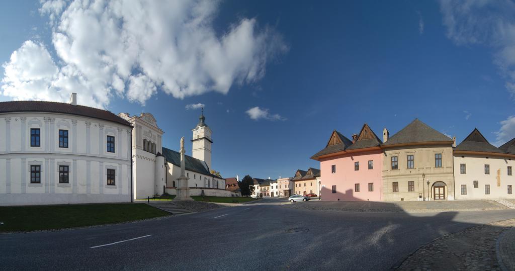 Hotel Sobota Попрад Екстер'єр фото