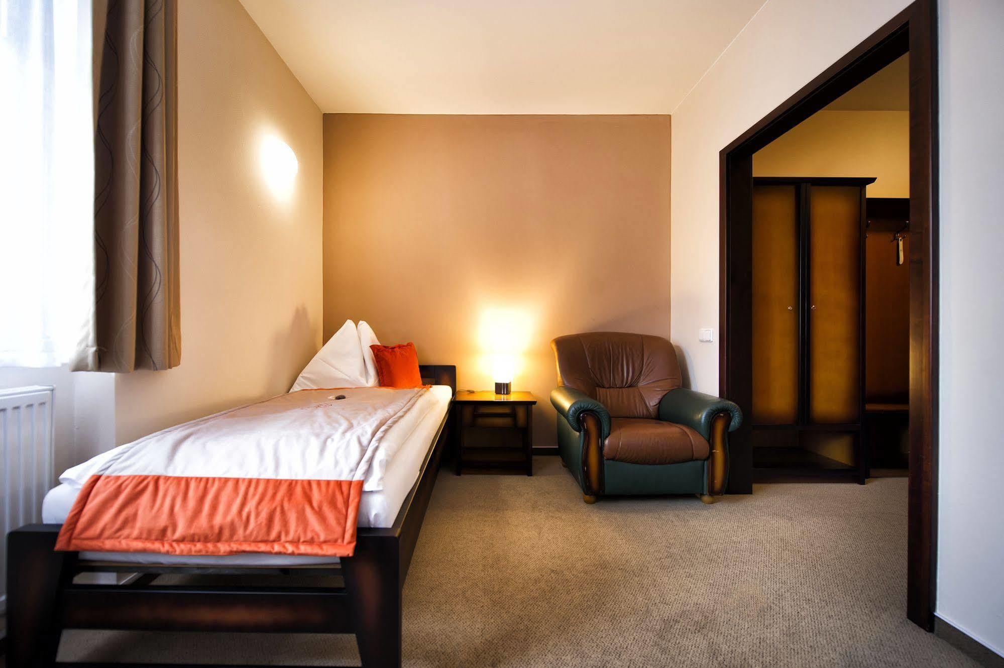 Hotel Sobota Попрад Екстер'єр фото