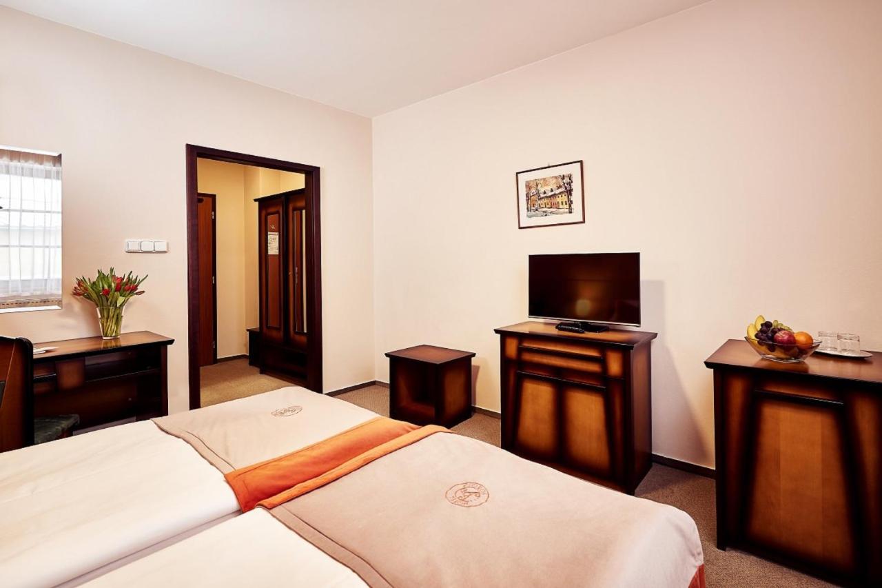 Hotel Sobota Попрад Екстер'єр фото