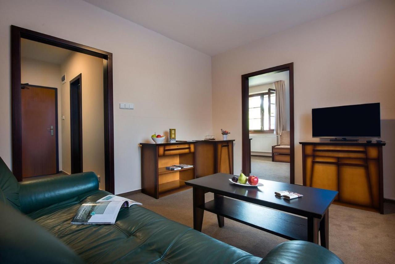 Hotel Sobota Попрад Екстер'єр фото