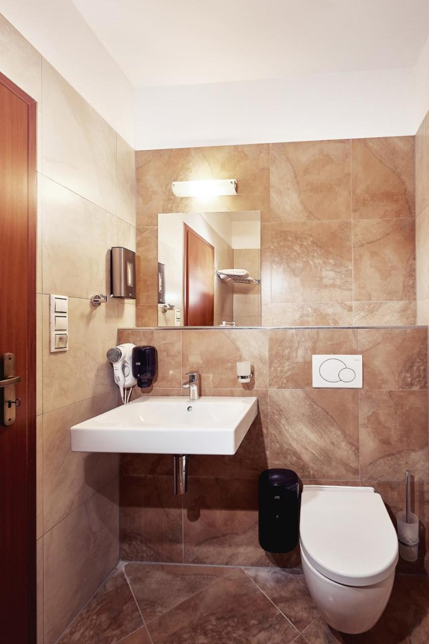 Hotel Sobota Попрад Екстер'єр фото