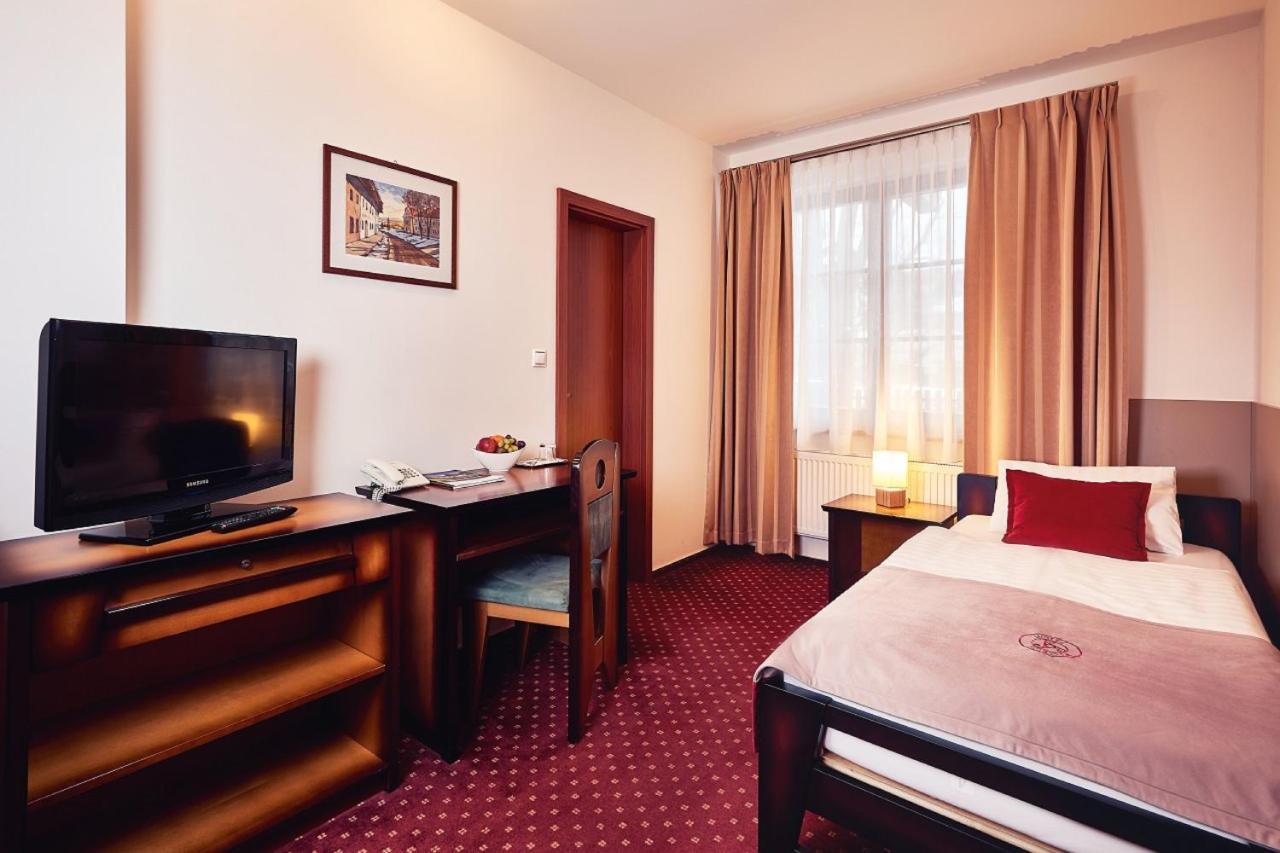 Hotel Sobota Попрад Екстер'єр фото
