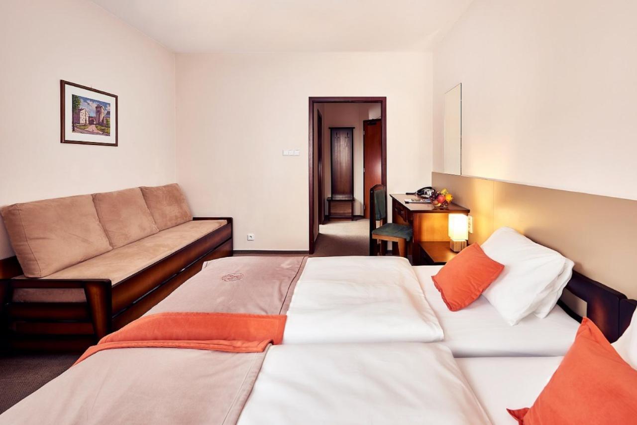 Hotel Sobota Попрад Екстер'єр фото